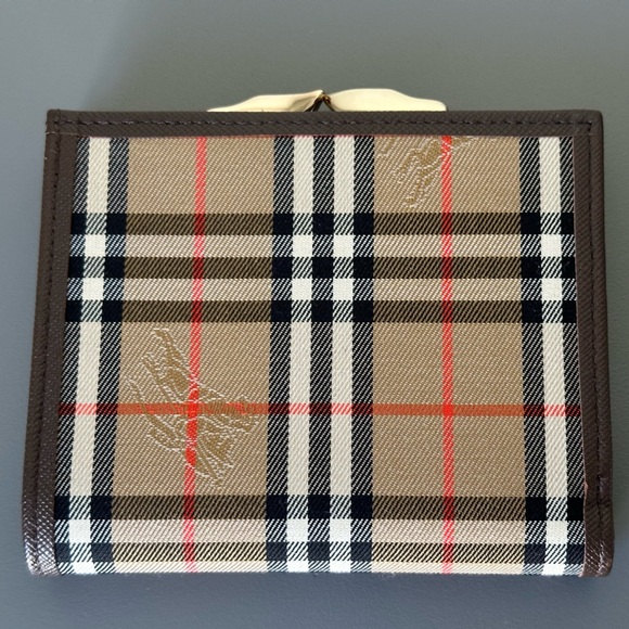 Burberrys Novacheck Compact Kisslock Wallet - Picture 13 of 15